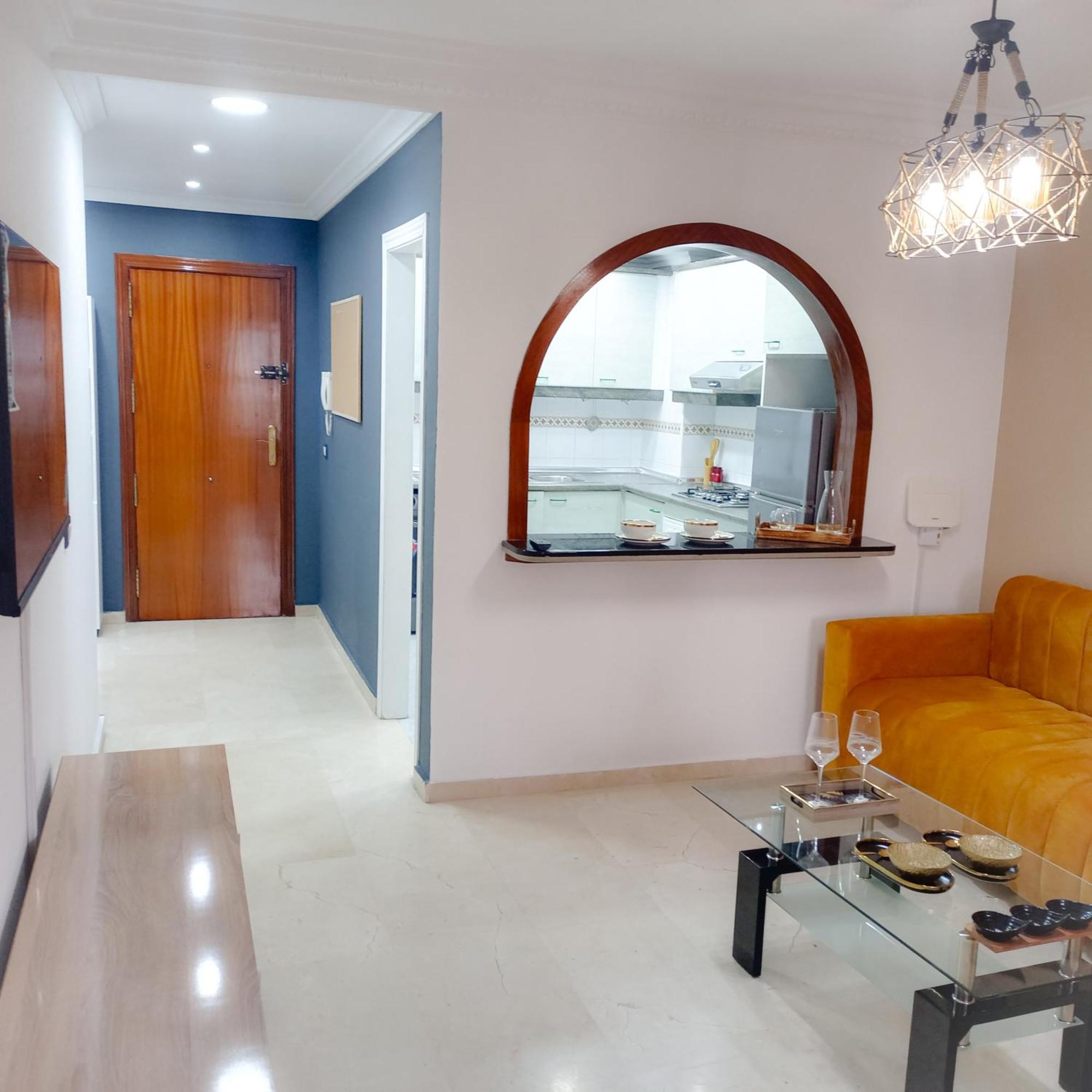 Nouveau Appartement Au Plein Centre Ville En Face Hilton & La Gare De Train Tgv M2 Tanger Exterior foto
